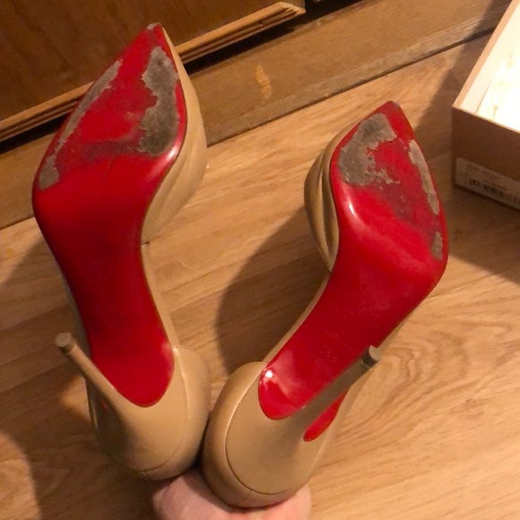 Authentic Louboutin nude heels - Picture 4 of 7
